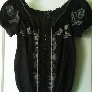 Venus embroidery short puff sleeve top